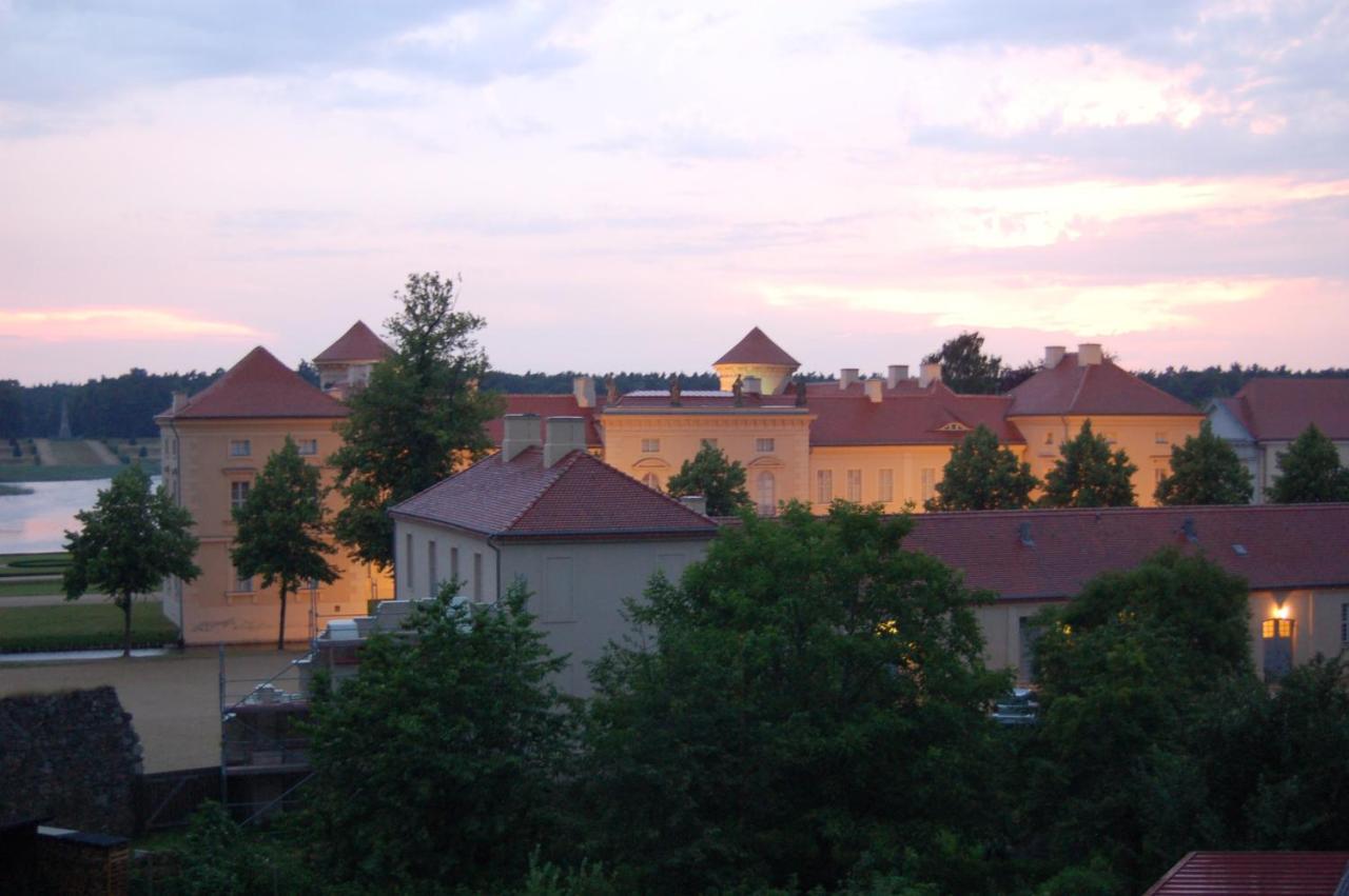 Schloss-und Seeblick *